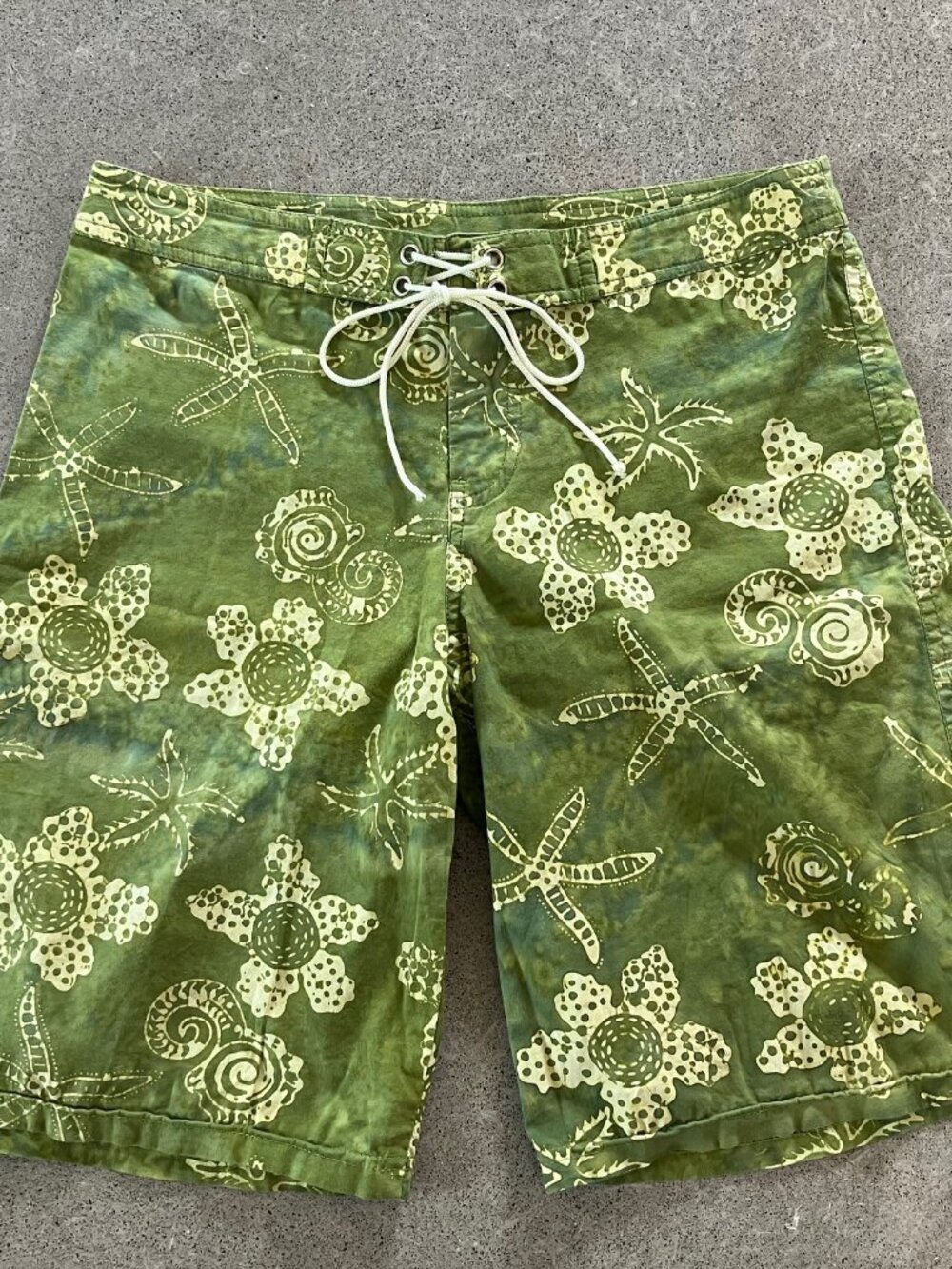 Ojai Womens Surf/hiking Lime Green Blue Beachy print Lace Up Waist Size 4